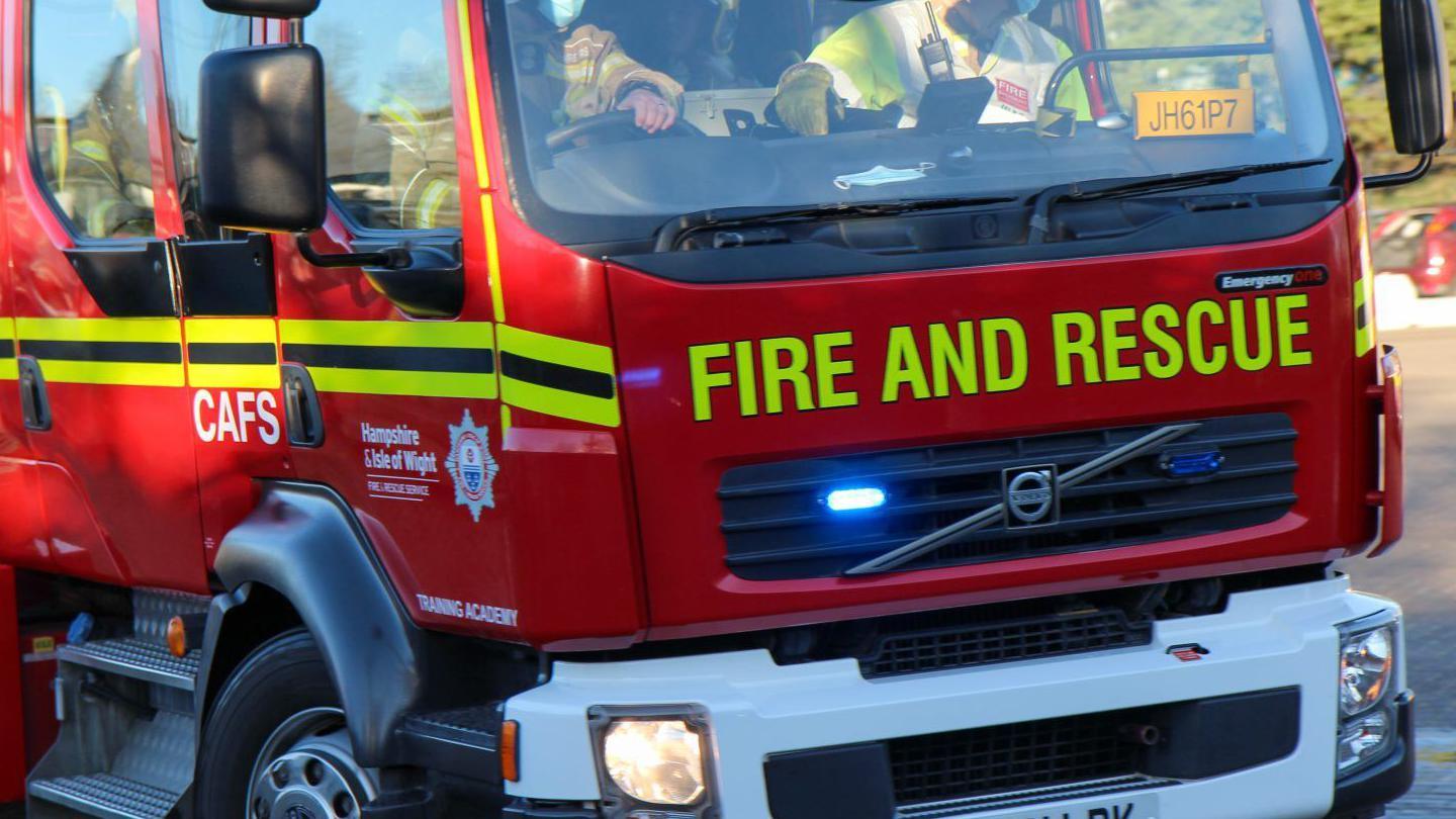 Fire in Southampton Today: Emergency Crews Battle Major Industrial Blaze at Docks as Police Evacuate Nearby Business Units